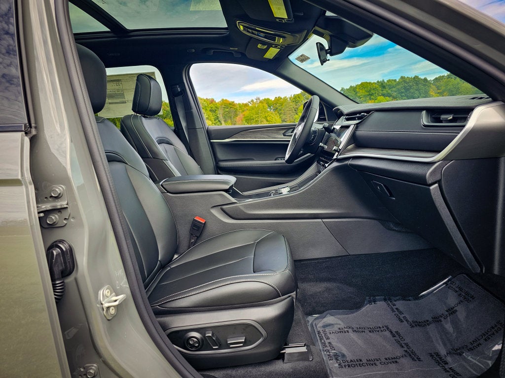 2027 Jeep Grand Cherokee GRAND CHEROKEE LIMITED 4X4