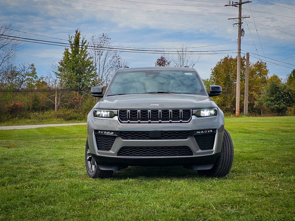 2027 Jeep Grand Cherokee GRAND CHEROKEE LIMITED 4X4