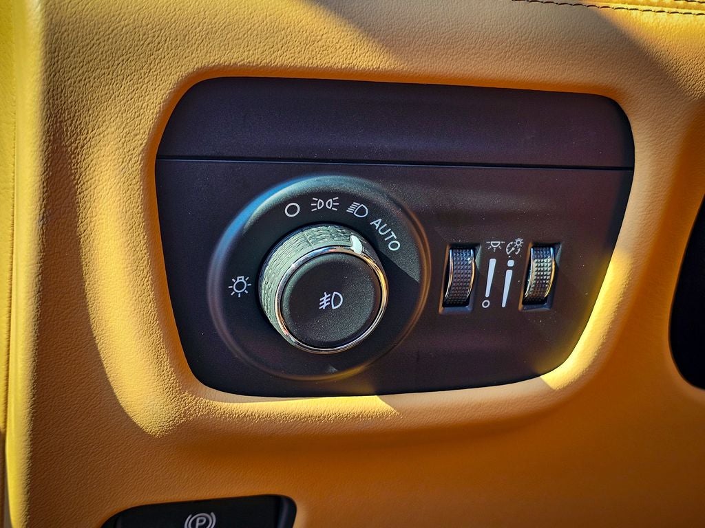 2026 Jeep Grand Cherokee GRAND CHEROKEE SUMMIT 4X4