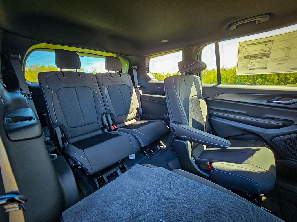 2026 Jeep Grand Cherokee GRAND CHEROKEE L LAREDO X 4X4