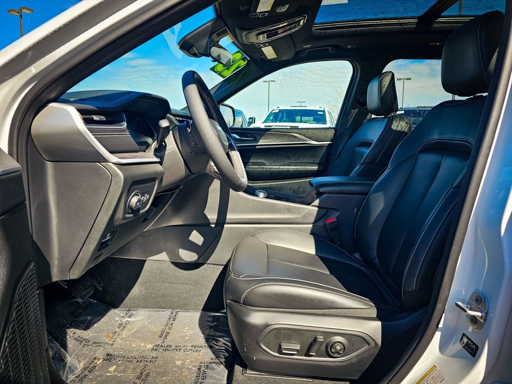 2025 Jeep Grand Cherokee L Limited 4x4