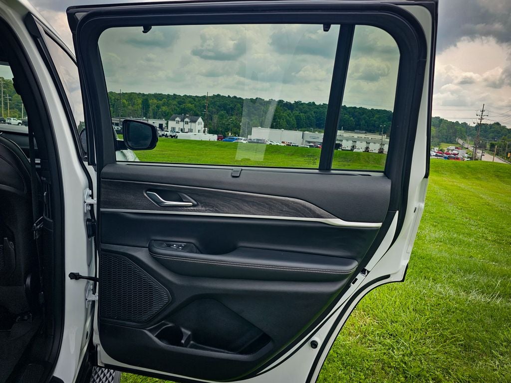 2025 Jeep Grand Cherokee L Limited 4x4