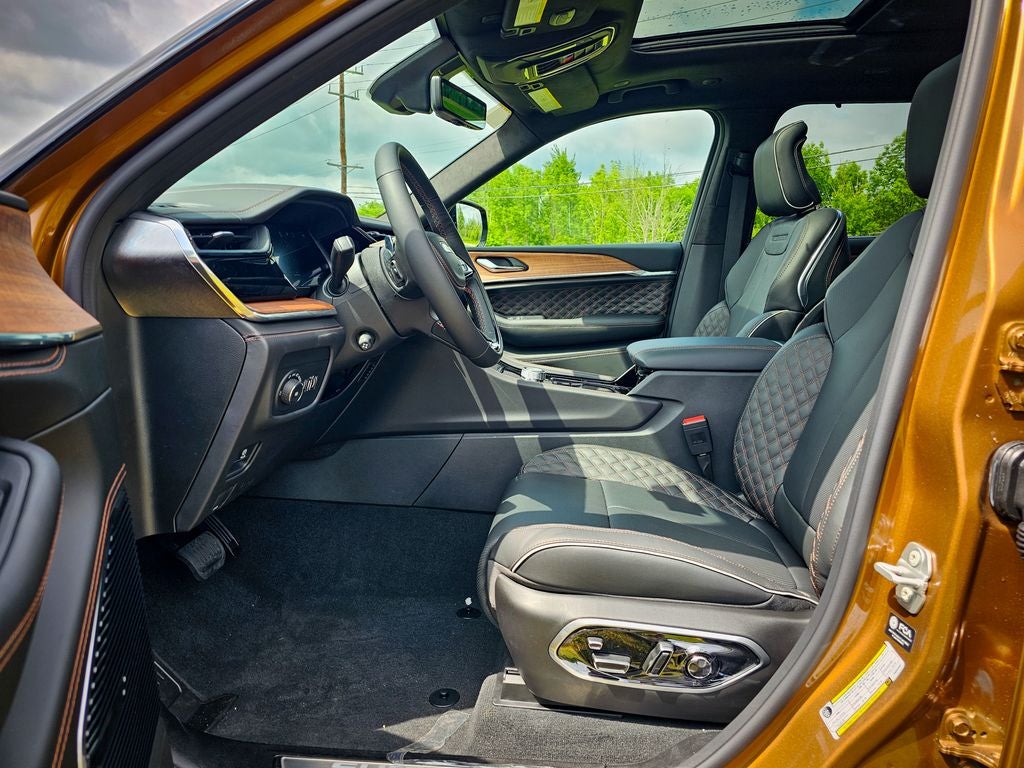 2026 Jeep Grand Cherokee GRAND CHEROKEE L SUMMIT 4X4