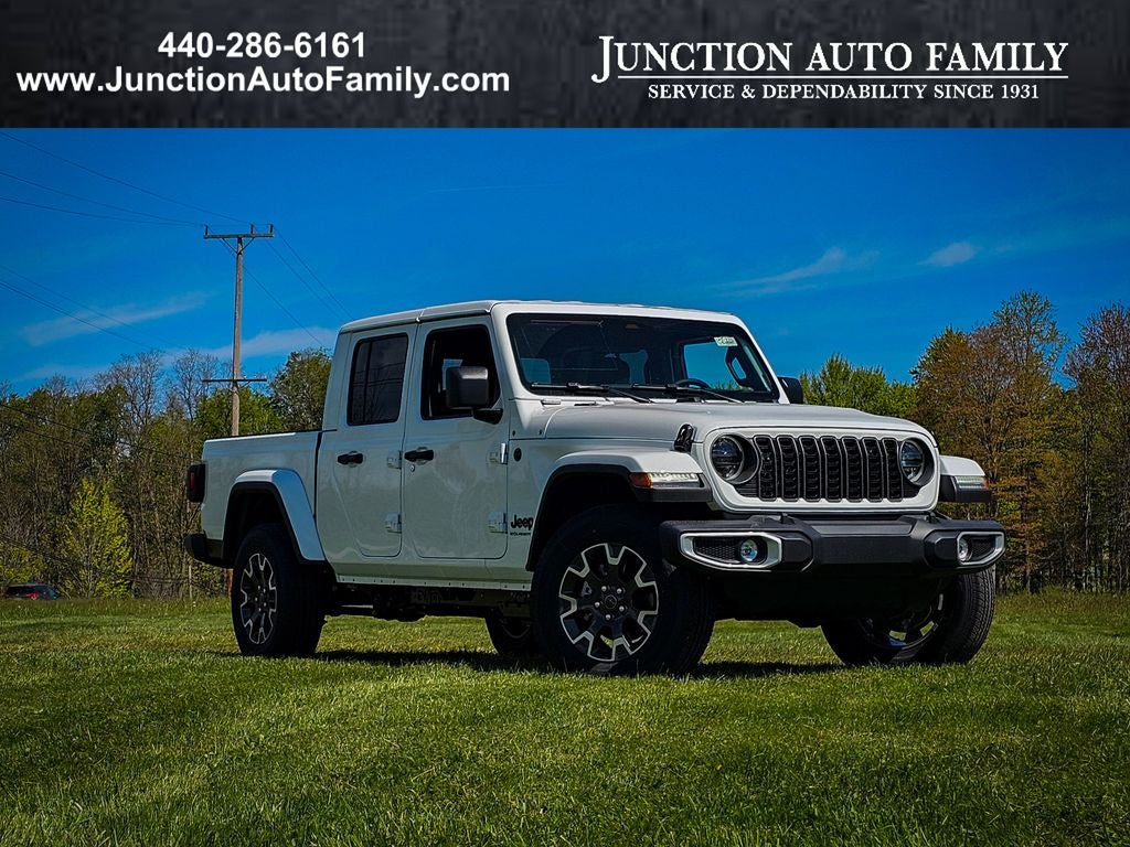 2026 Jeep Gladiator Sahara Auto's photo