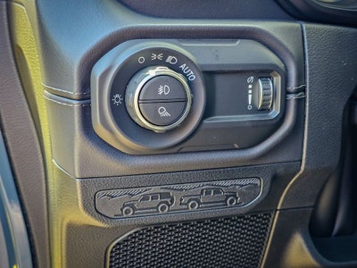 2026 Jeep Gladiator GLADIATOR SAHARA 4X4