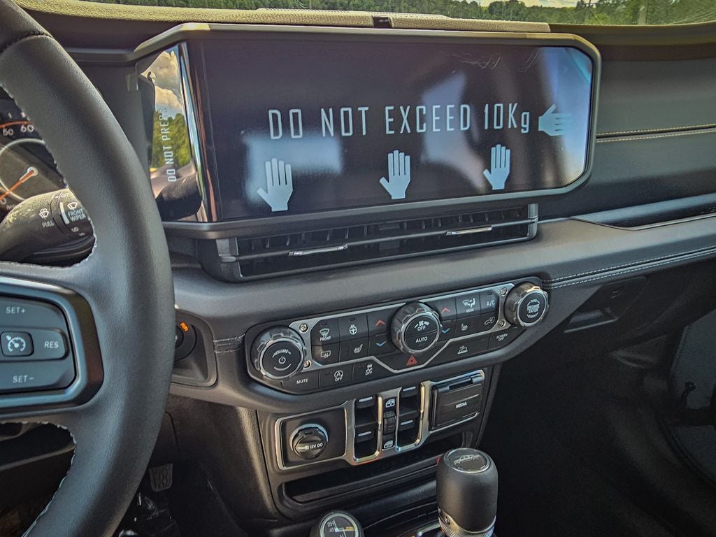 2026 Jeep Gladiator GLADIATOR SAHARA 4X4