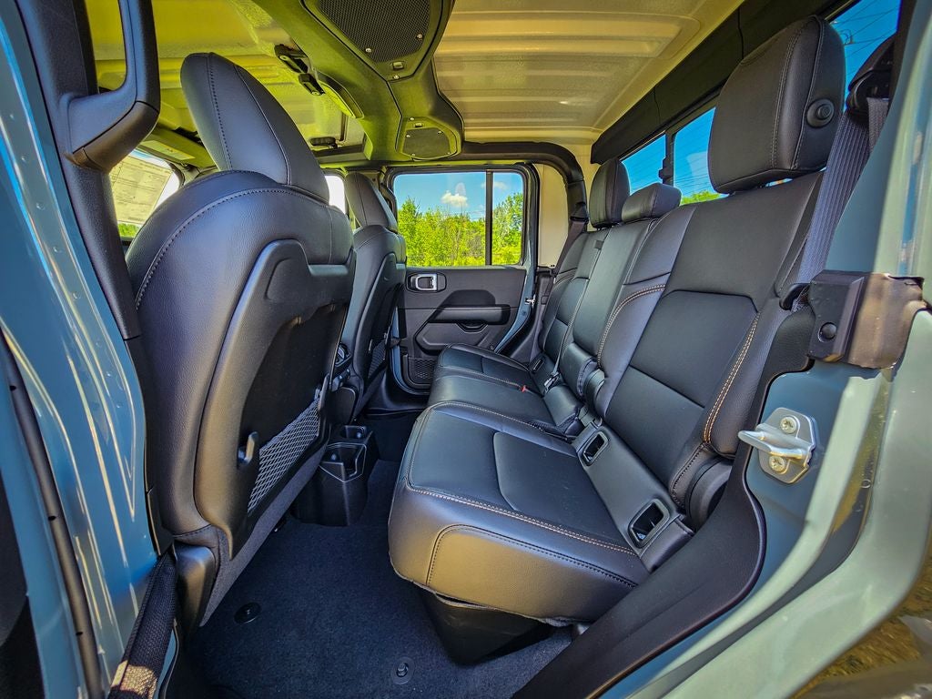 2026 Jeep Gladiator GLADIATOR SAHARA 4X4