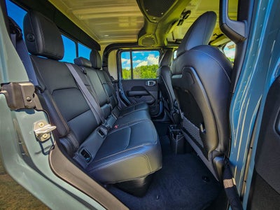 2026 Jeep Gladiator GLADIATOR SAHARA 4X4