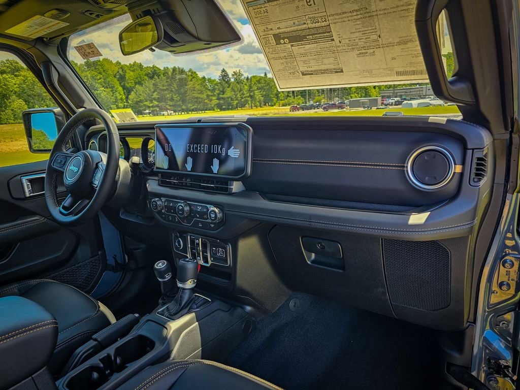 2026 Jeep Gladiator GLADIATOR SAHARA 4X4