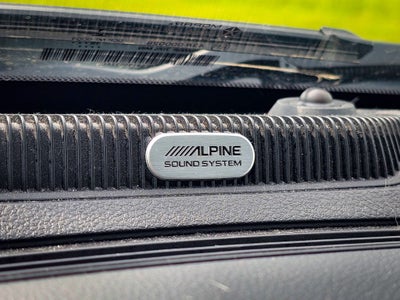 2017 RAM 1500 Laramie Crew Cab 4x4 5'7' Box
