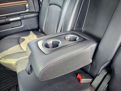 2017 RAM 1500 Laramie Crew Cab 4x4 5'7' Box