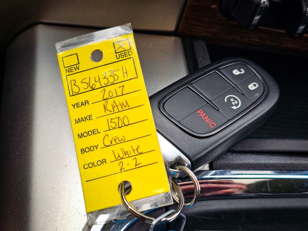 2017 RAM 1500 Laramie Crew Cab 4x4 5'7' Box