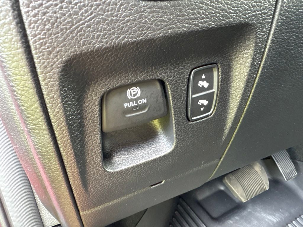 2023 RAM 1500 Big Horn Quad Cab 4x4 6'4' Box
