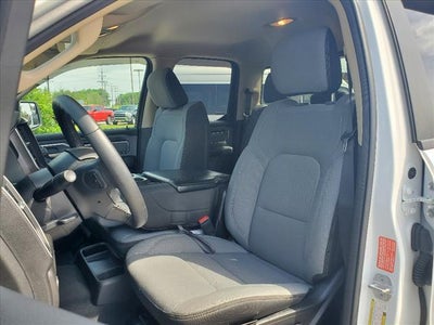 2019 RAM 1500 Big Horn/Lone Star Quad Cab 4x4 6'4' Box