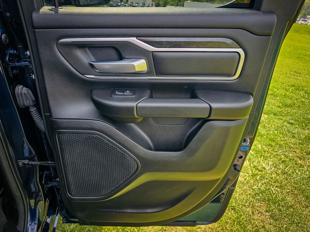 2022 RAM 1500 Big Horn Quad Cab 4x4 6'4' Box