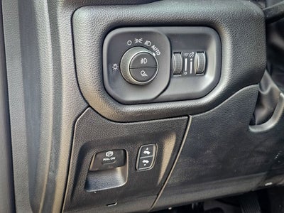 2025 RAM 1500 Big Horn Crew Cab 4x4 5'7' Box