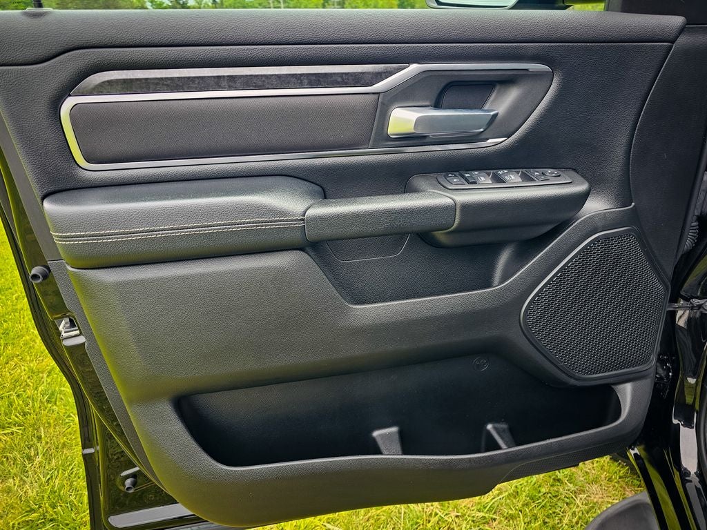 2024 RAM 1500 Big Horn Crew Cab 4x4 5'7' Box