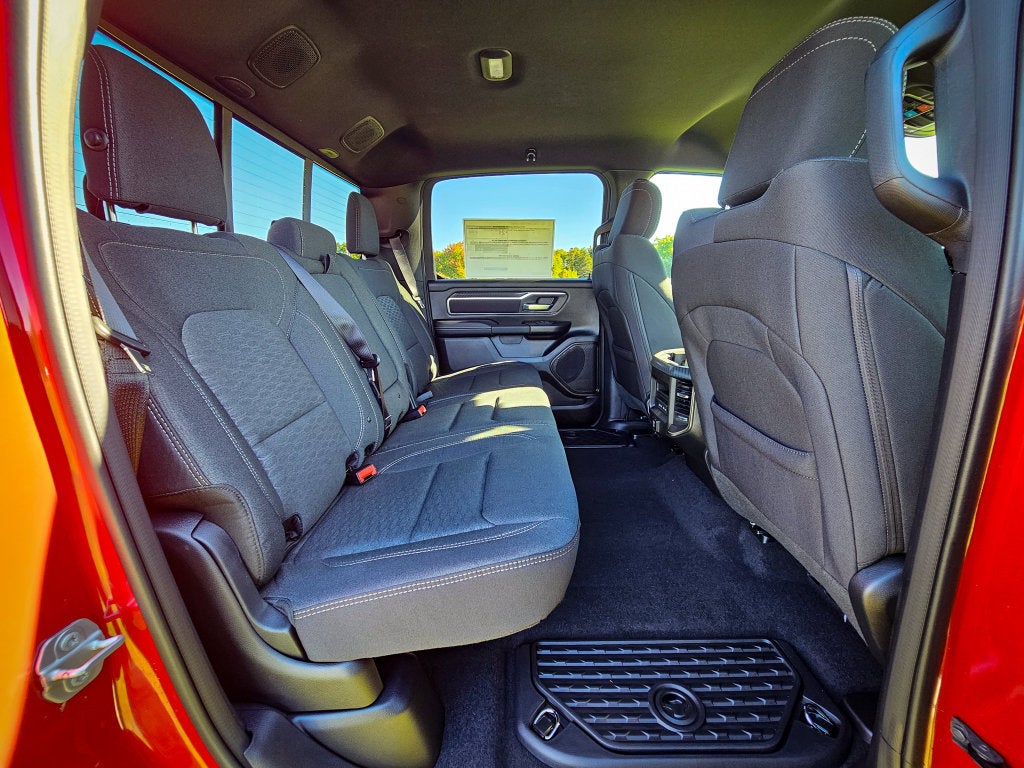 2027 RAM Ram 1500 RAM 1500 BIG HORN CREW CAB 4X4 5'7' BOX