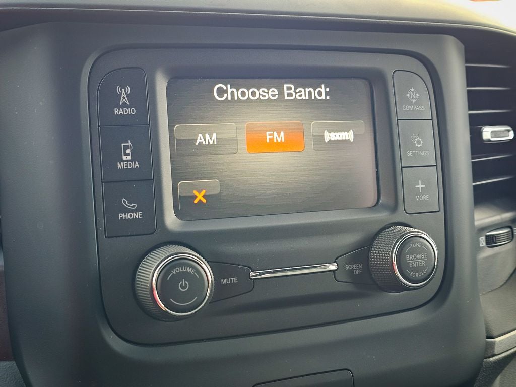 2024 RAM 1500 Tradesman Crew Cab 4x4 5'7' Box