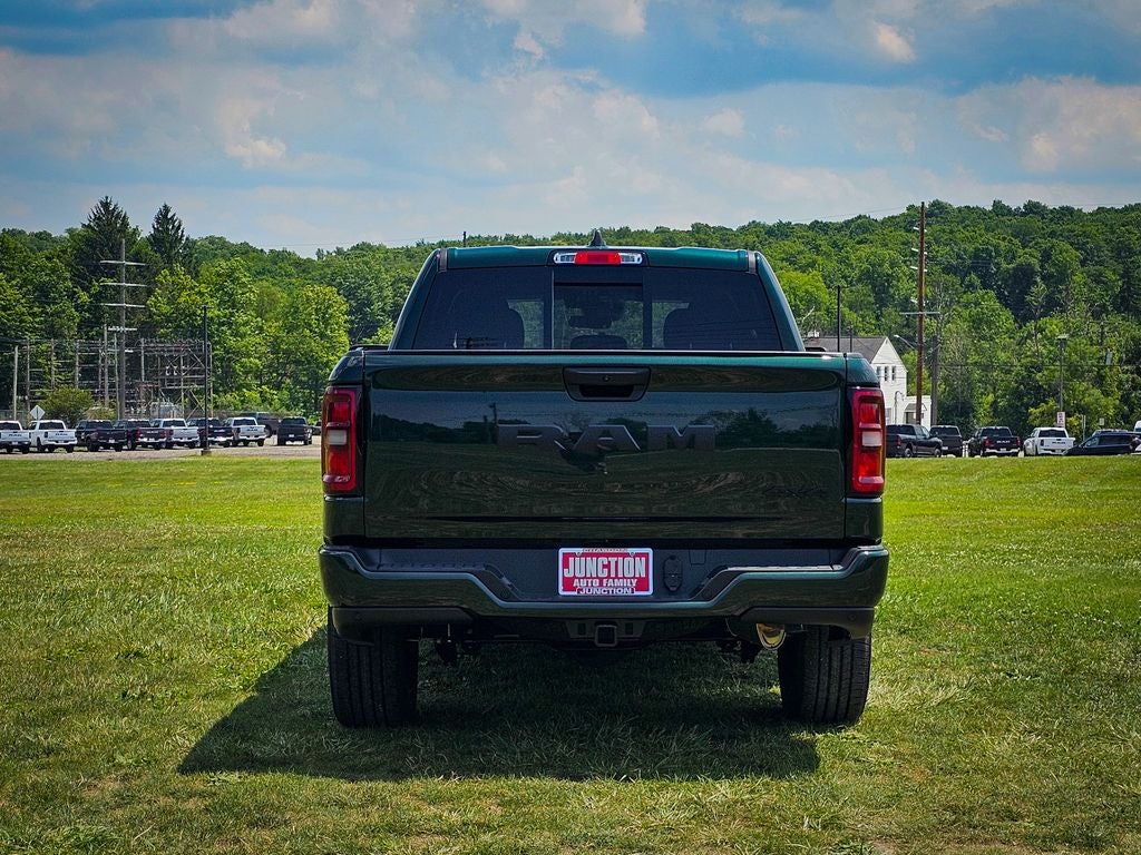 2026 RAM Ram 1500 RAM 1500 EXPRESS CREW CAB 4X4 5'7' BOX