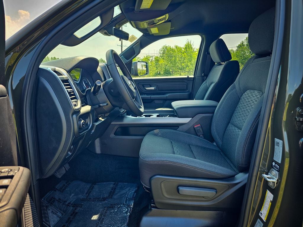 2026 RAM Ram 1500 RAM 1500 EXPRESS CREW CAB 4X4 5'7' BOX