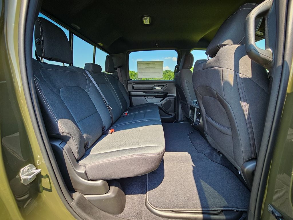2026 RAM Ram 1500 RAM 1500 EXPRESS CREW CAB 4X4 5'7' BOX