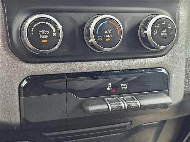 2021 RAM 1500 Big Horn Quad Cab 4x4 6'4' Box