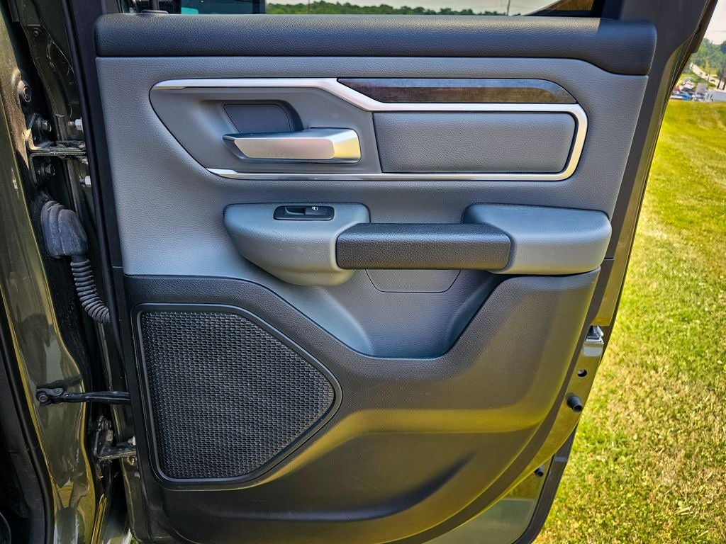 2021 RAM 1500 Big Horn Quad Cab 4x4 6'4' Box
