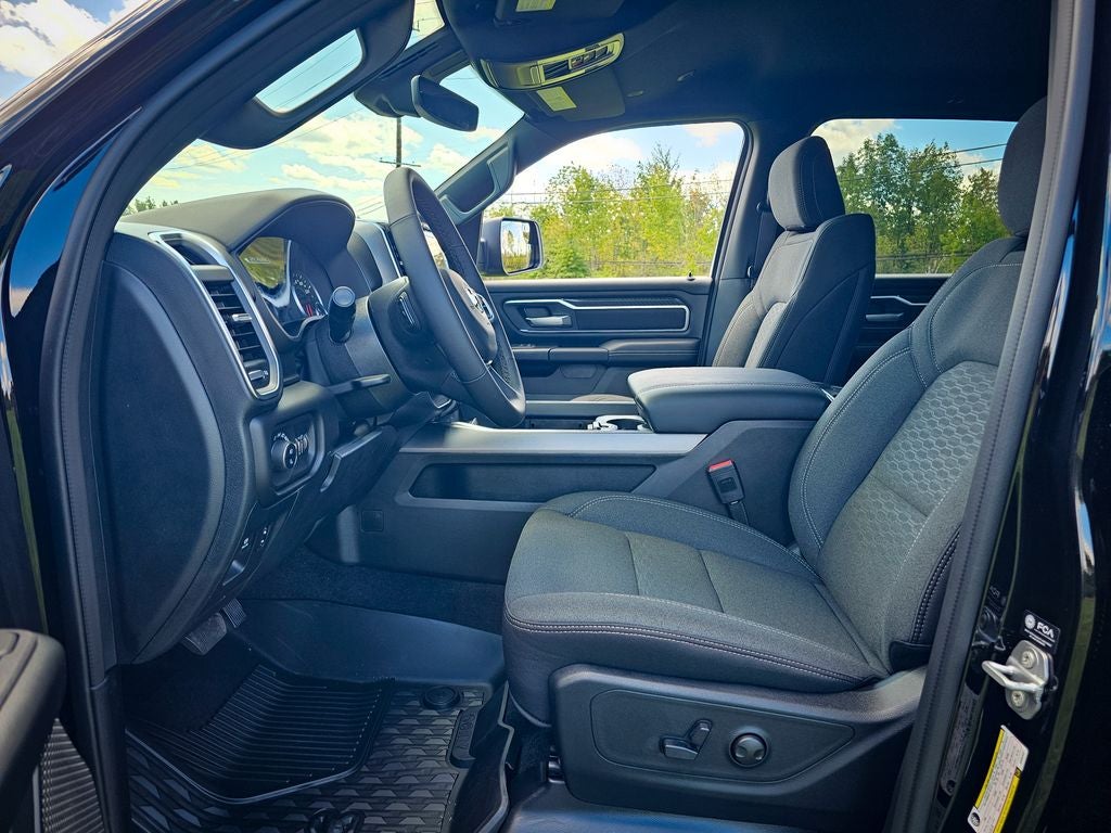 2027 RAM Ram 1500 RAM 1500 BIG HORN CREW CAB 4X4 5'7' BOX
