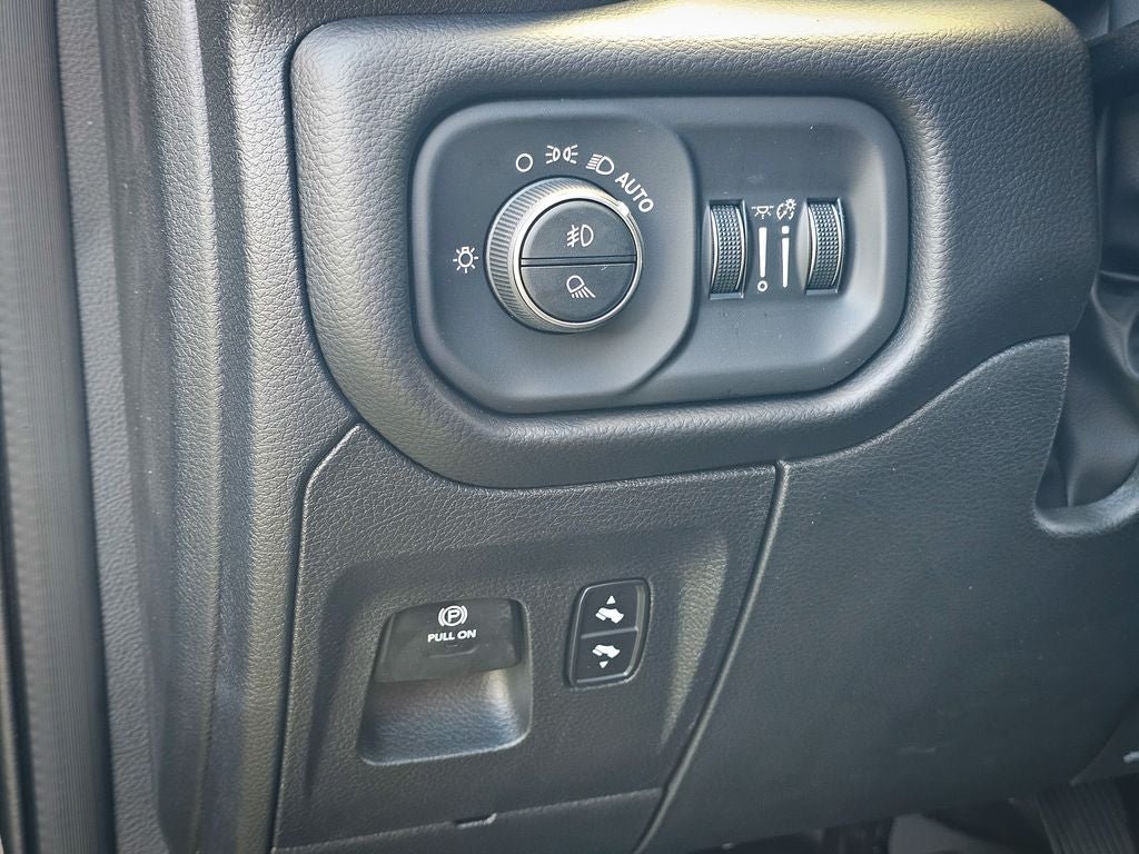 2027 RAM Ram 1500 RAM 1500 BIG HORN CREW CAB 4X4 5'7' BOX
