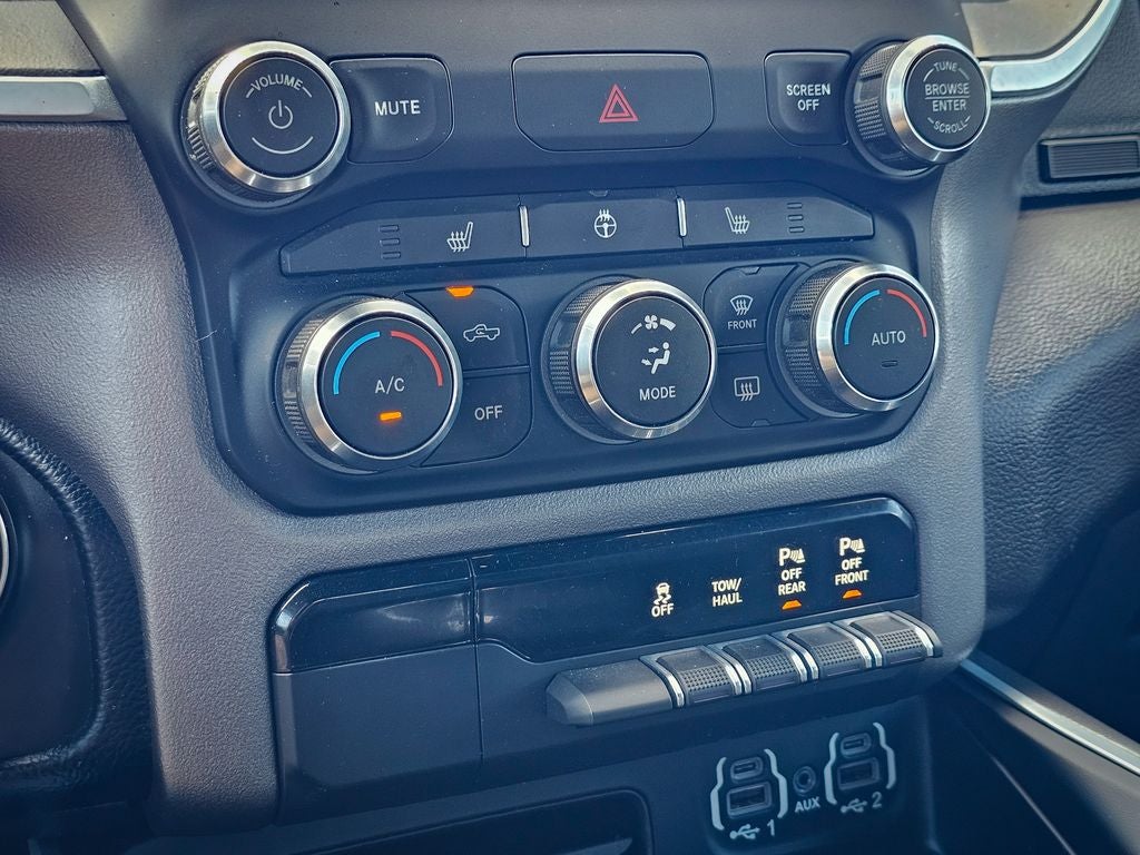 2020 RAM 1500 Big Horn Crew Cab 4x4 5'7' Box