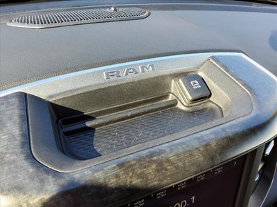 2020 RAM 1500 Big Horn Crew Cab 4x4 5'7' Box