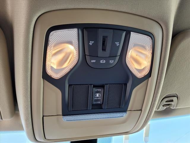 2020 RAM 1500 Big Horn Crew Cab 4x4 5'7' Box