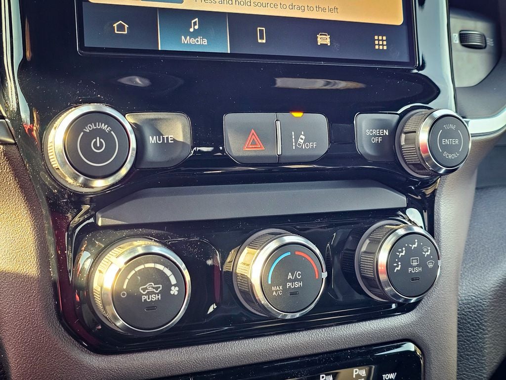 2026 RAM Ram 1500 RAM 1500 EXPRESS CREW CAB 4X4 5'7' BOX