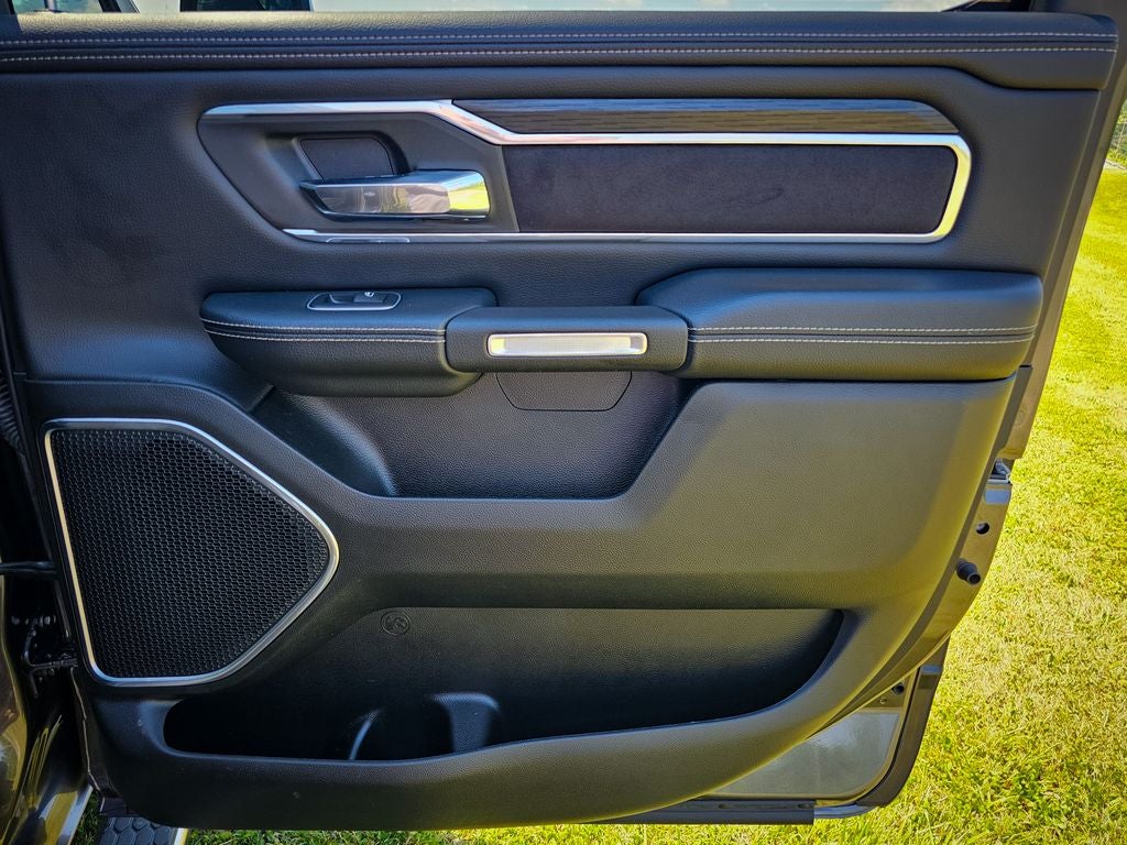 2023 RAM 1500 Laramie Crew Cab 4x4 5'7' Box
