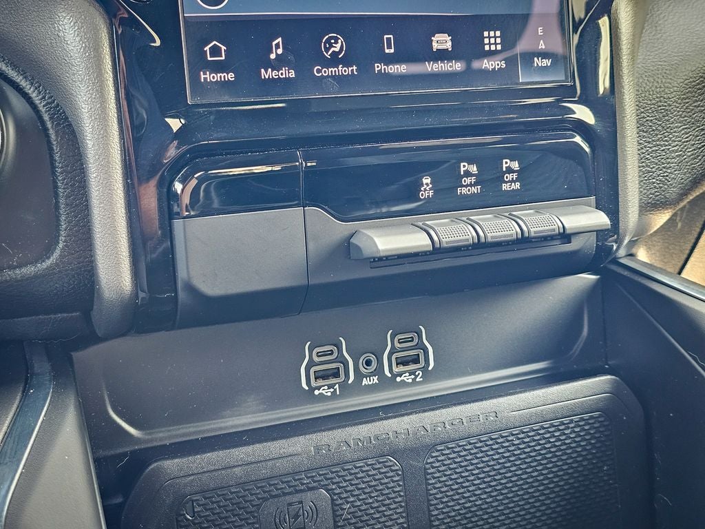 2025 RAM 1500 Big Horn Crew Cab 4x4 6'4' Box