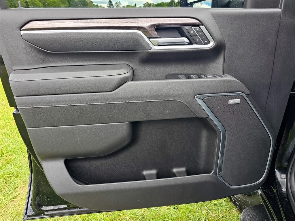 2025 Chevrolet Silverado 2500HD 4WD Crew Cab Standard Bed LTZ