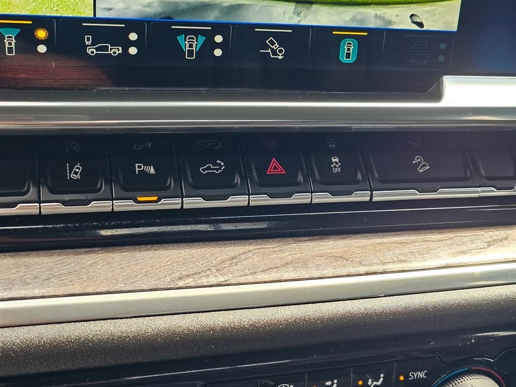 2025 Chevrolet Silverado 2500HD 4WD Crew Cab Standard Bed LTZ