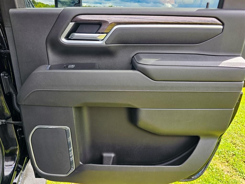 2025 Chevrolet Silverado 2500HD 4WD Crew Cab Standard Bed LTZ