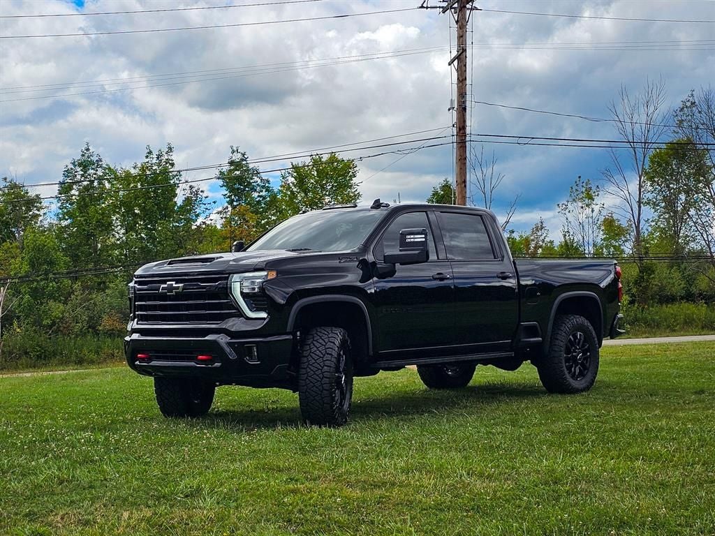 2025 Chevrolet Silverado 2500HD 4WD Crew Cab Standard Bed LTZ