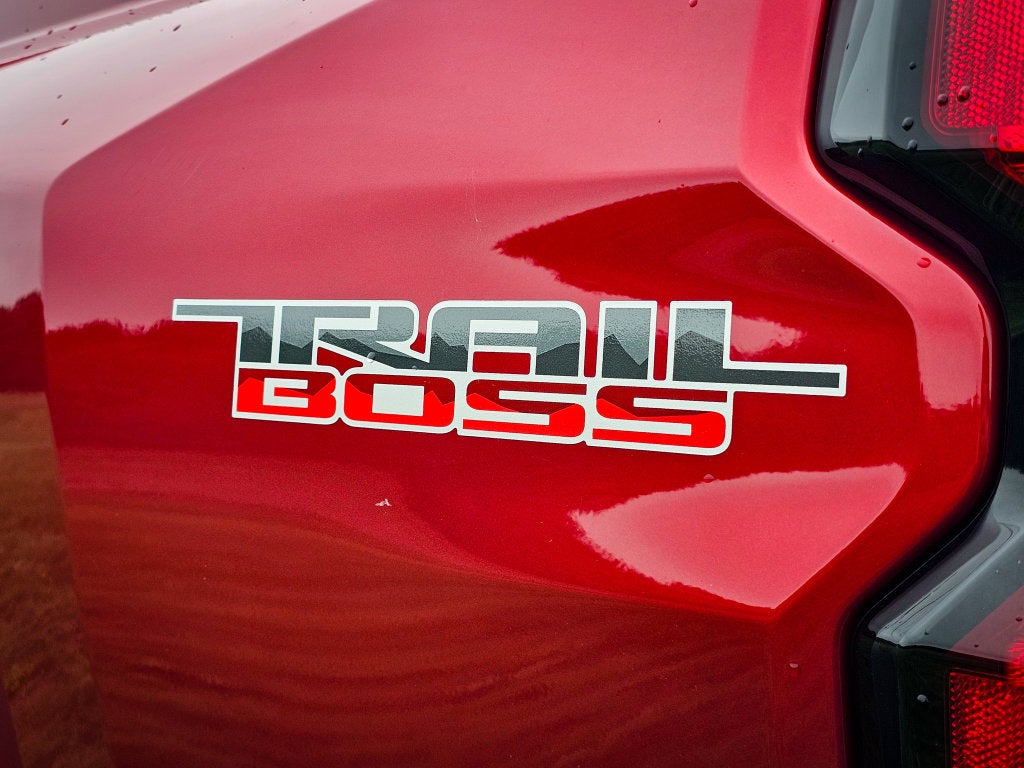 2023 Chevrolet Colorado 4WD Crew Cab Short Box Trail Boss