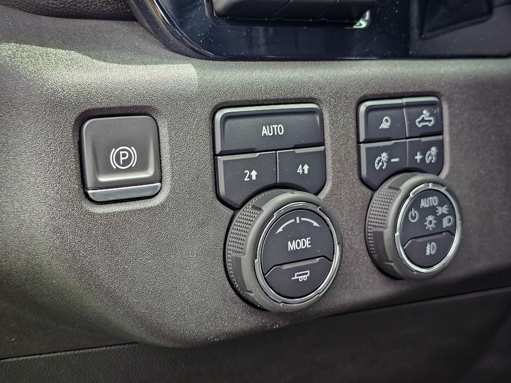 2023 Chevrolet Silverado 1500 4WD Crew Cab Short Bed LTZ