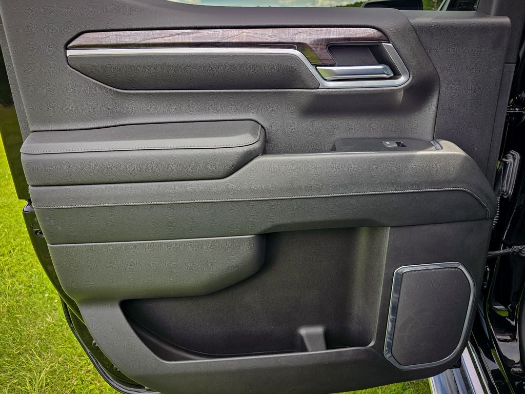 2023 Chevrolet Silverado 1500 4WD Crew Cab Short Bed LTZ