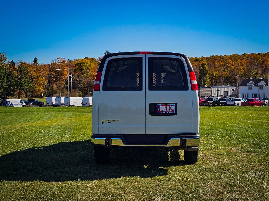 2025 Chevrolet Express Cargo RWD 2500 Regular Wheelbase WT