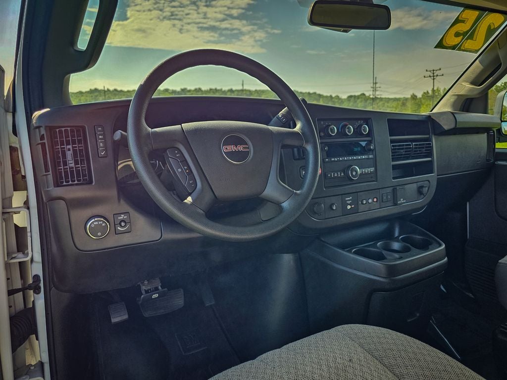 2025 GMC Savana Passenger RWD 3500 Extended Wheelbase LT