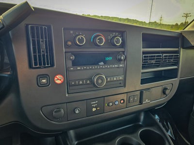 2025 GMC Savana Passenger RWD 3500 Extended Wheelbase LT