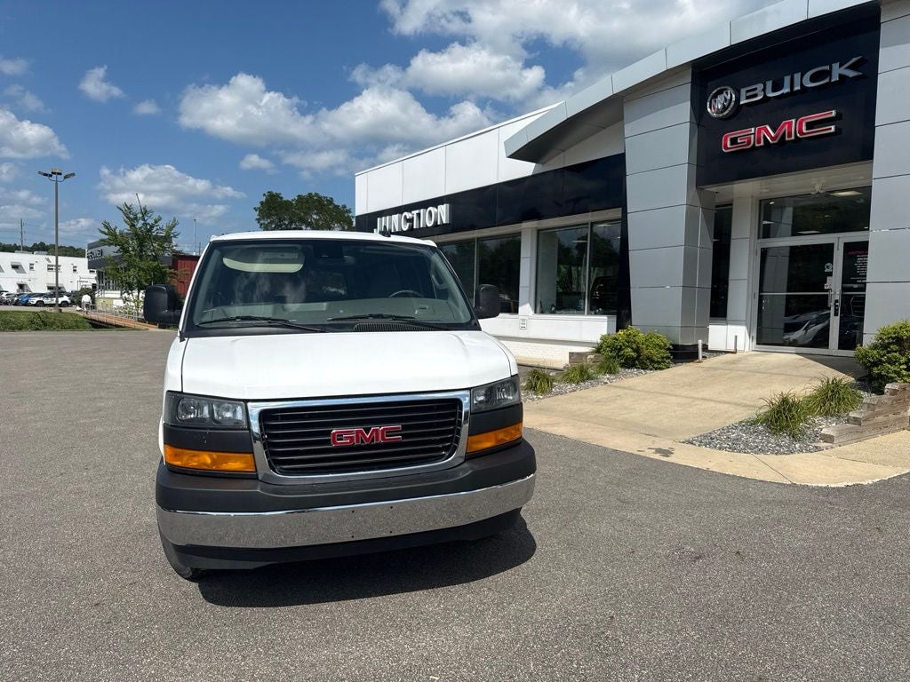 2025 GMC Savana Passenger RWD 3500 Extended Wheelbase LT