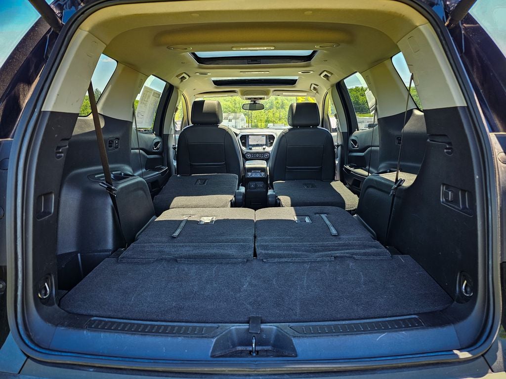 2023 GMC Acadia AWD SLT