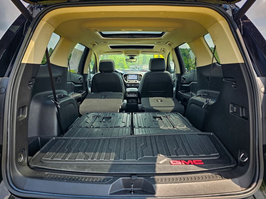 2023 GMC Acadia AWD Denali