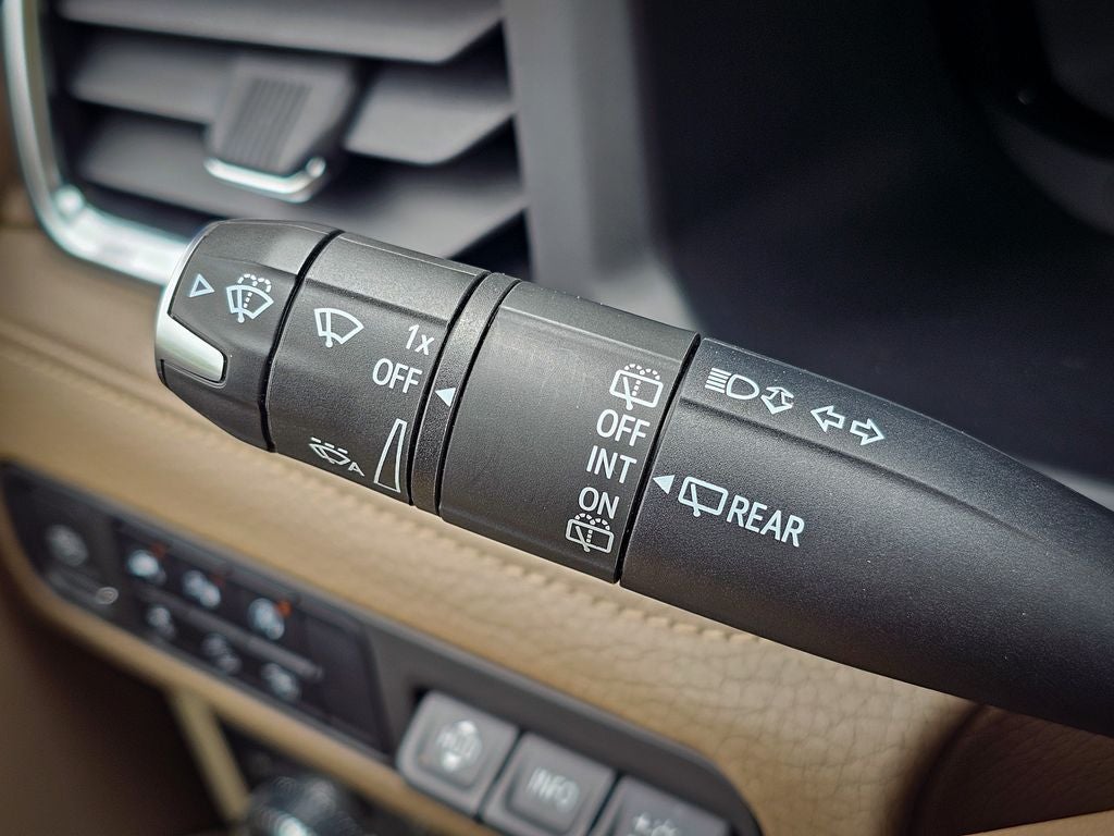 2023 GMC Yukon 4WD Denali
